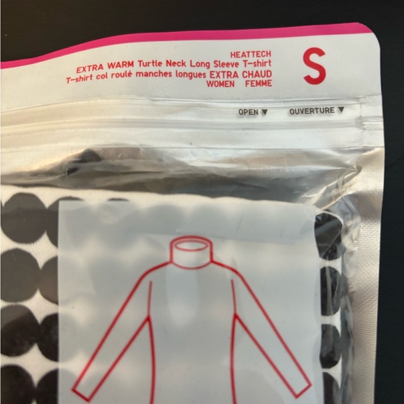 NEW UNIQLO MARIMEKKO HEATTECH TURTLENECK - Picture 7 of 8